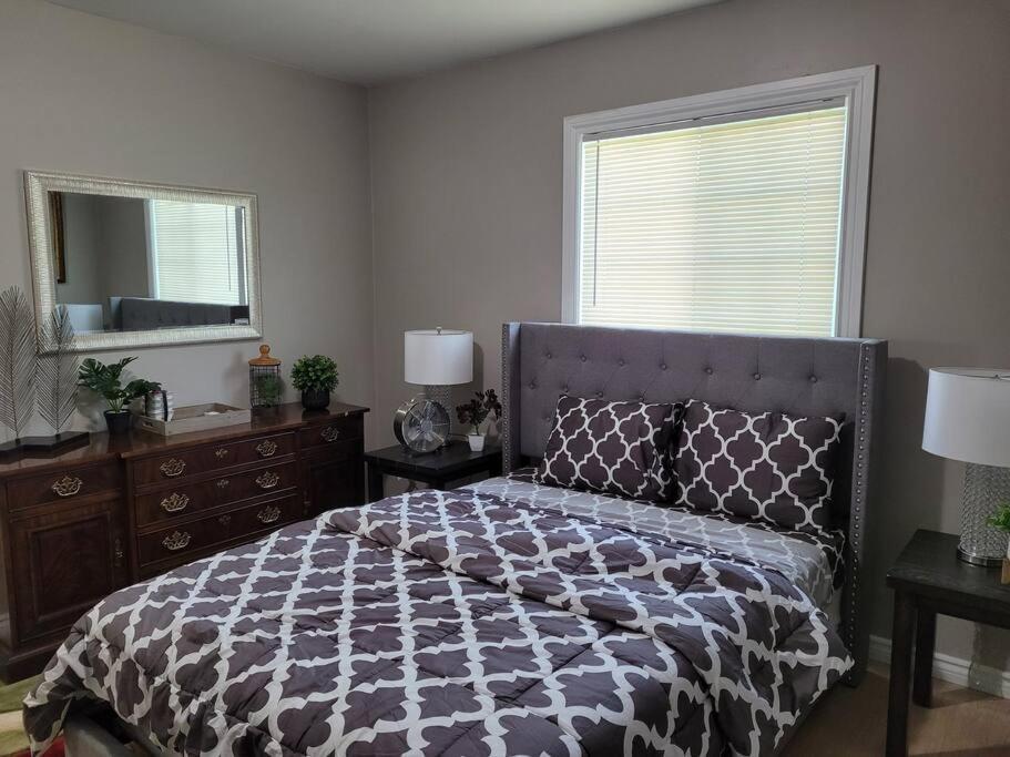 No Chores, 10min To Downtown And 25min To Niagara Falls
